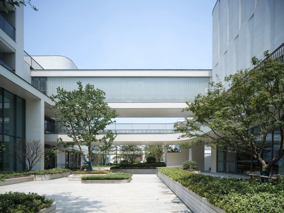 为孩童的自主探索提供土壤