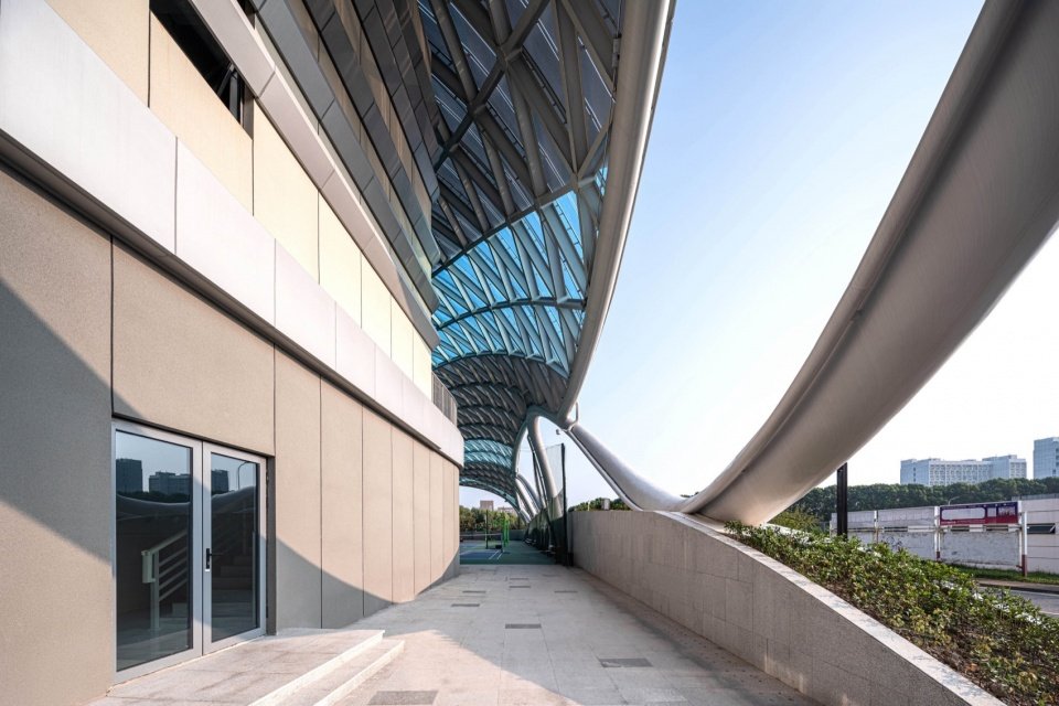 800 square meters