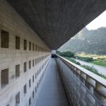 尽量克制