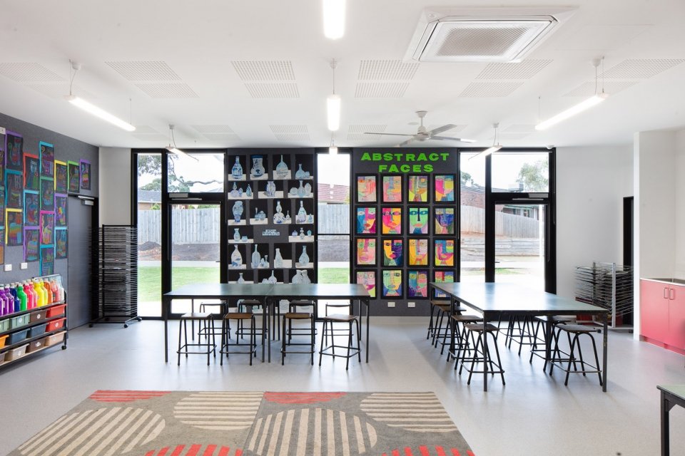 为墨尔本的Keilor小学设计并建造