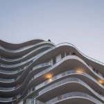 vertically extendi