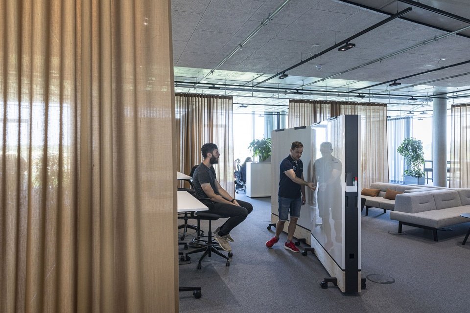 健身房和可欣赏阿尔卑斯山风景的屋顶露