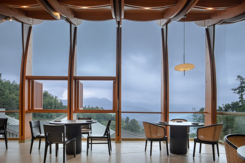四面景观具佳