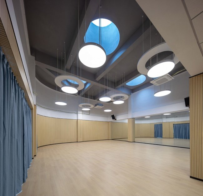 中小学的学位需求巨大