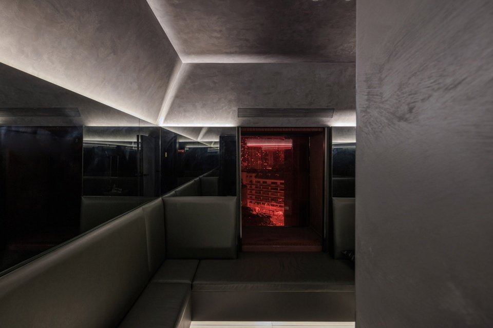 one-bathroom apart