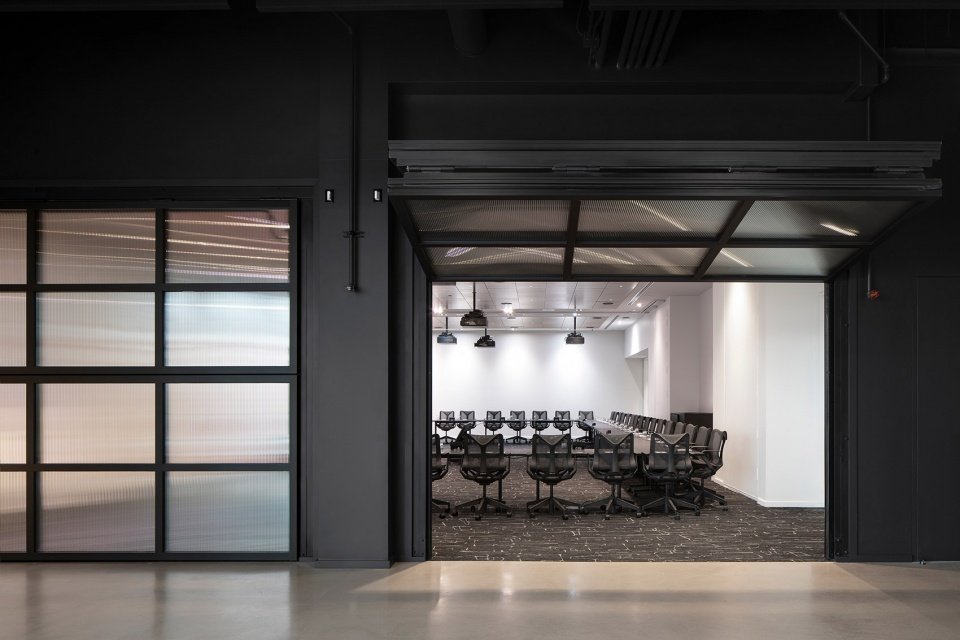000 square feet on