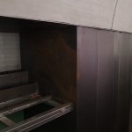 是一个标准商住楼裙楼的商铺翻修改造