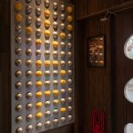外层为不锈钢金属门
