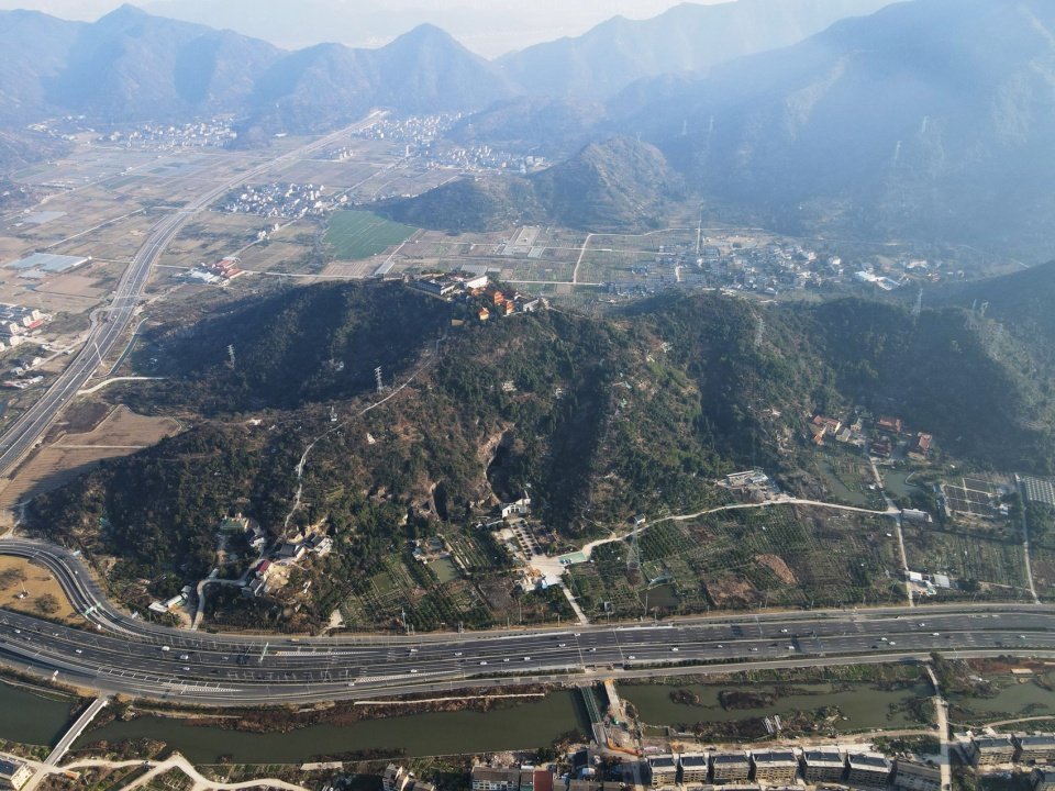 同题参见与之前在缙云乡村偏远地区的石