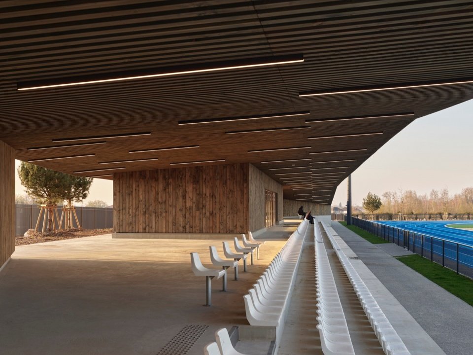 与新建的中学