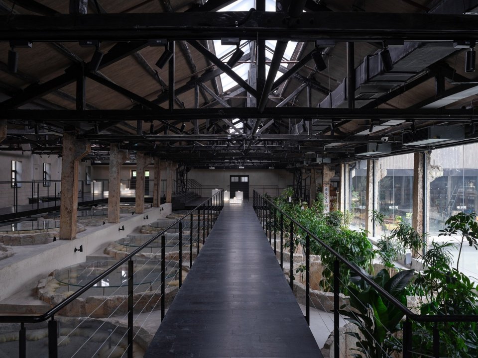 以透光材料打造展陈