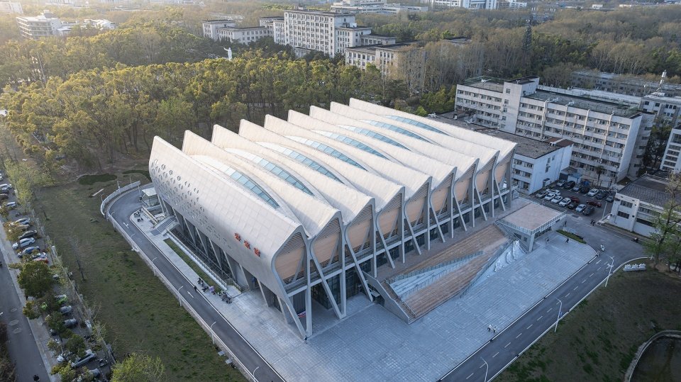 华中科技大学游泳馆选址于华中科技大学