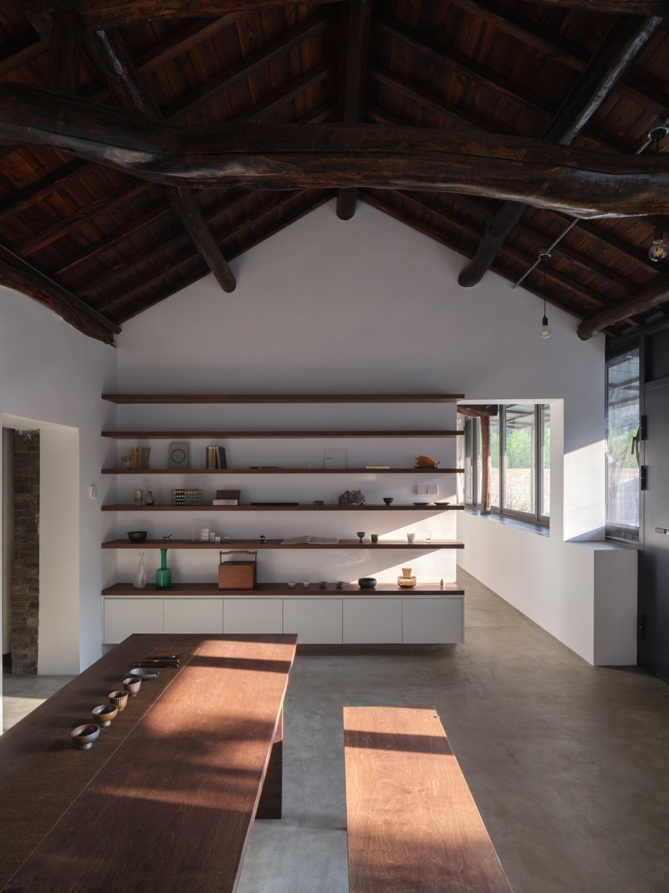 renovates an aband