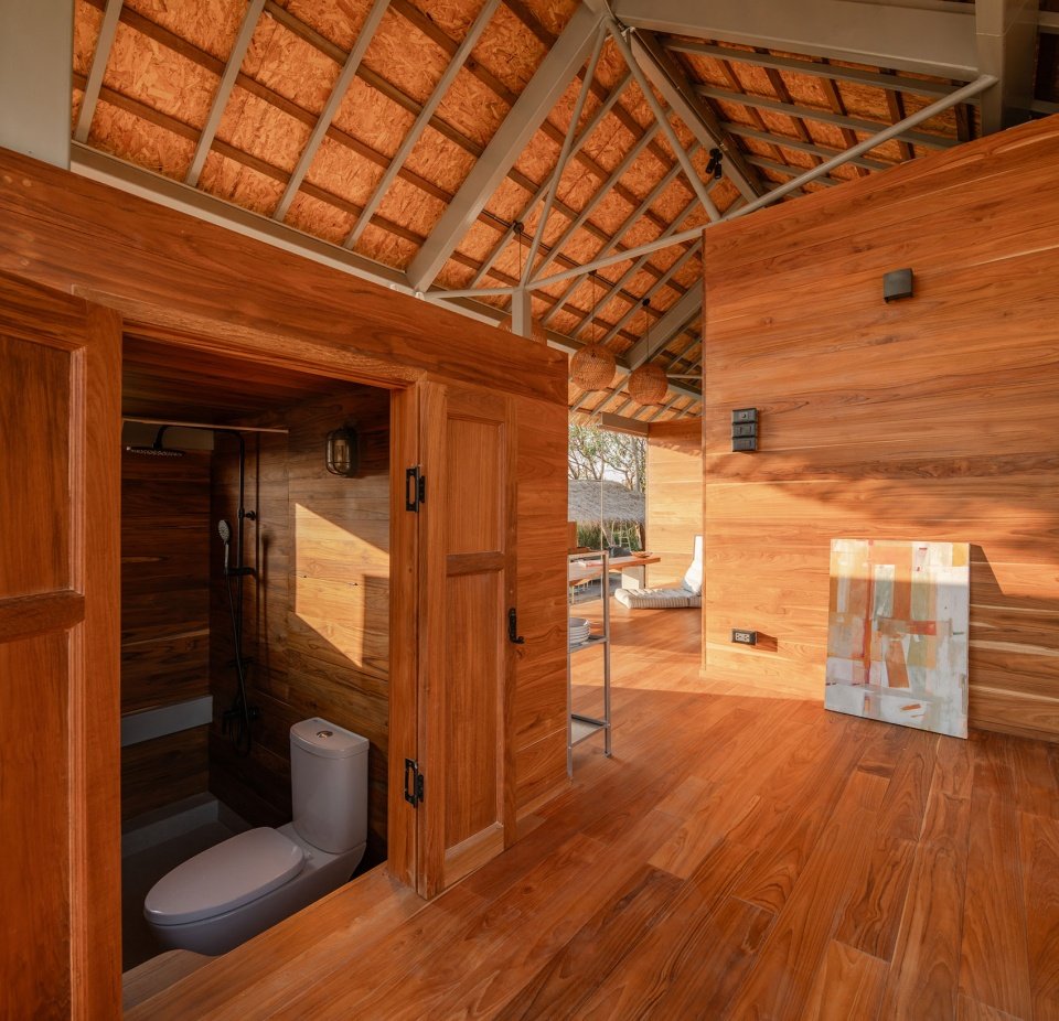 the cabin embraces