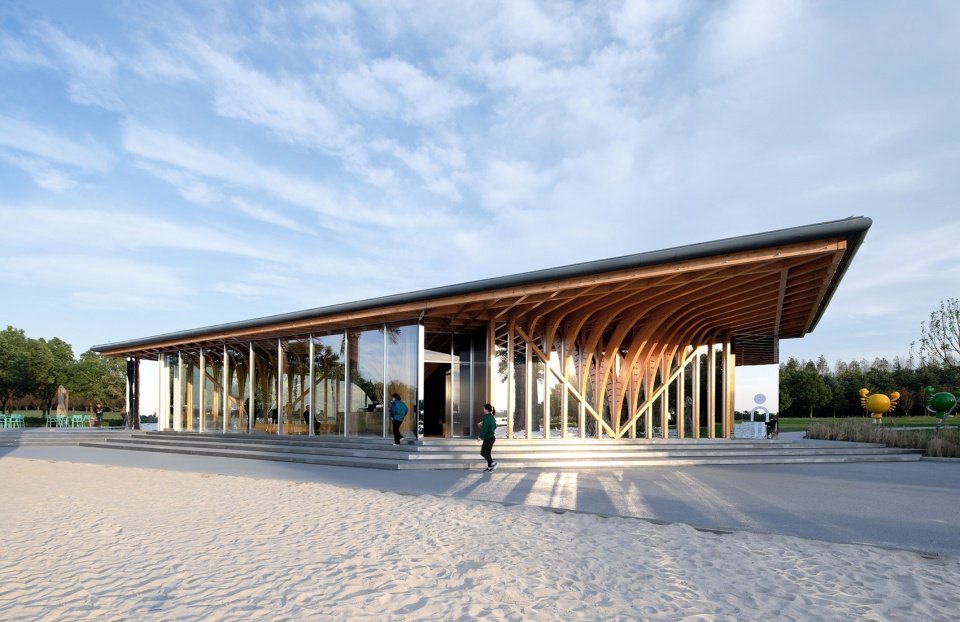 固城湖金沙滩驿站位于南京固城湖水漫城