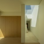 呼应阿尔法罗（Alfaro）部分作品