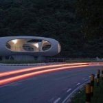 原为公路急弯处的缓冲平台与停车休息区