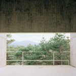 它由一处庭院构成