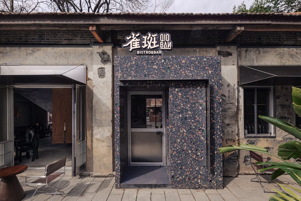 老木梁与红瓦等原始风貌