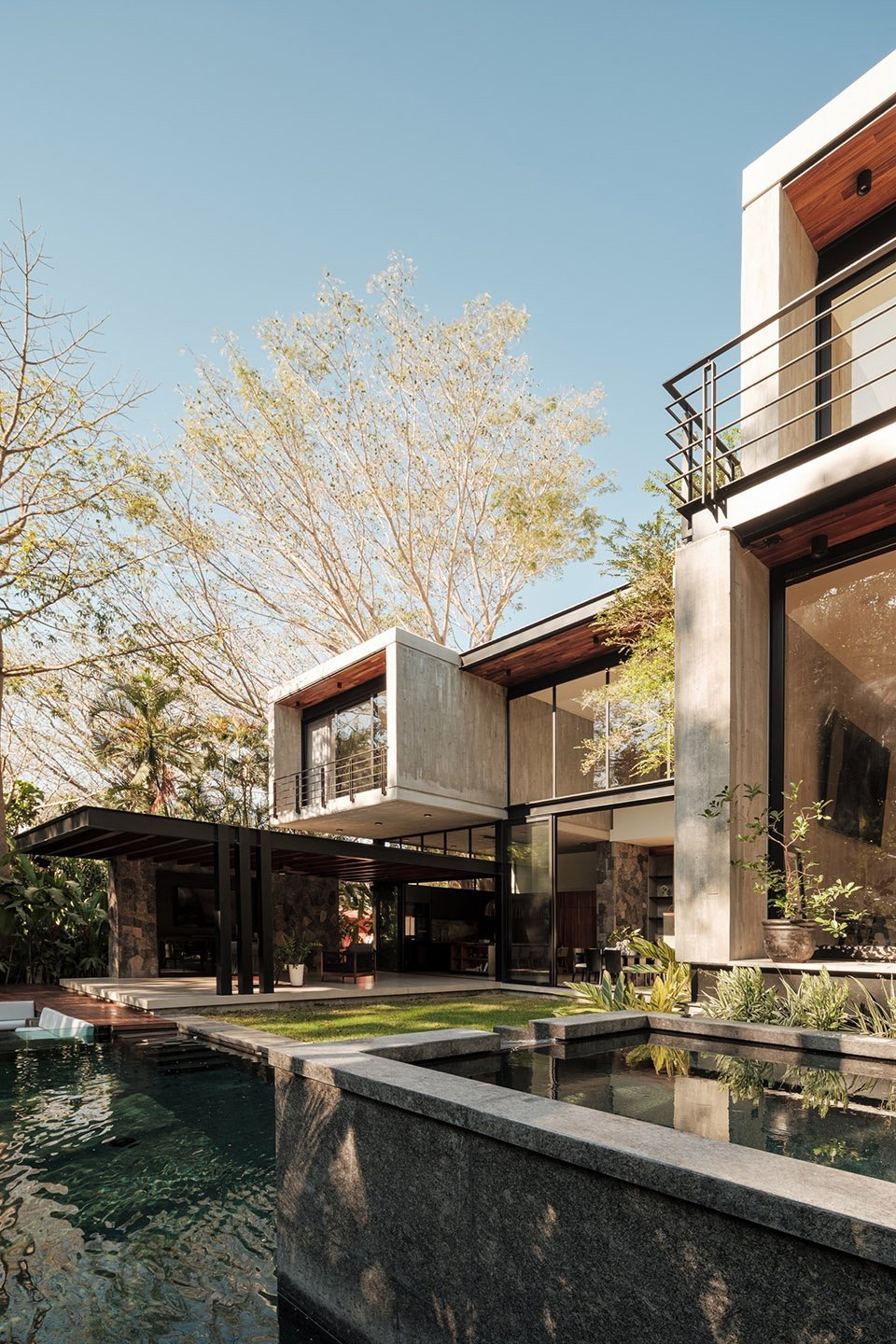Exterior of the pr