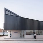sloped roof that b