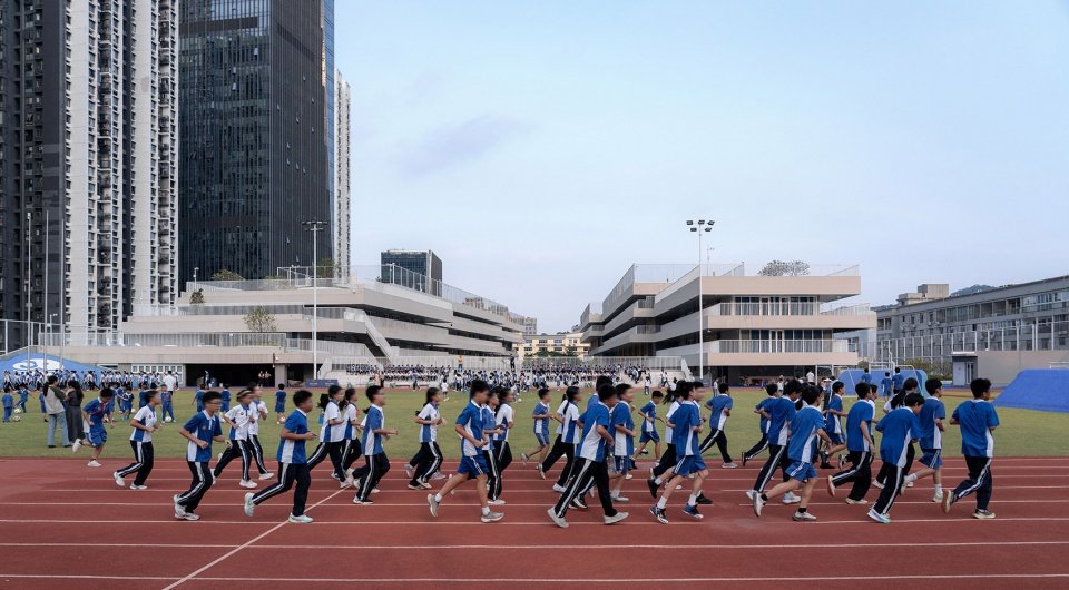 一方面意识到城市与英亚体育怎么用自身