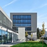 Vertical glazing a