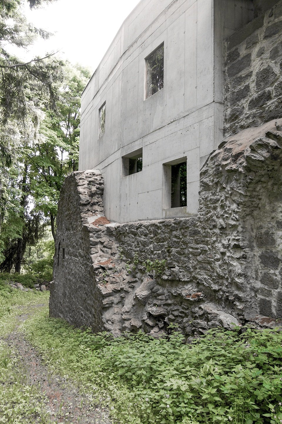 致力于对一处建于1310至1315年