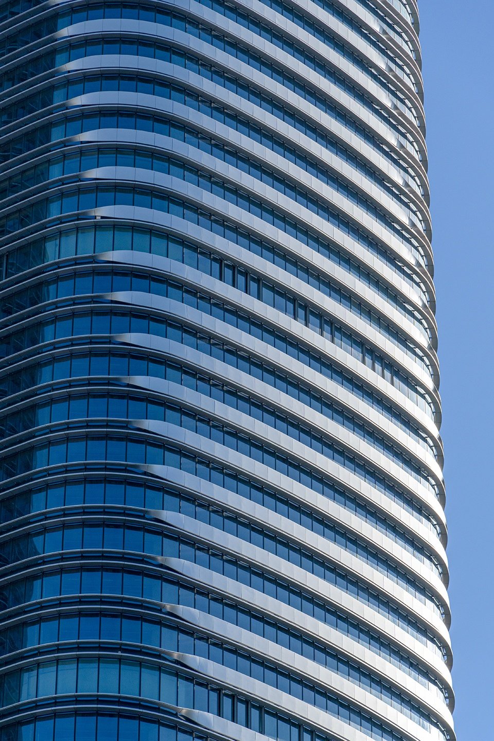 通过构建具有高度标识性的地标形象