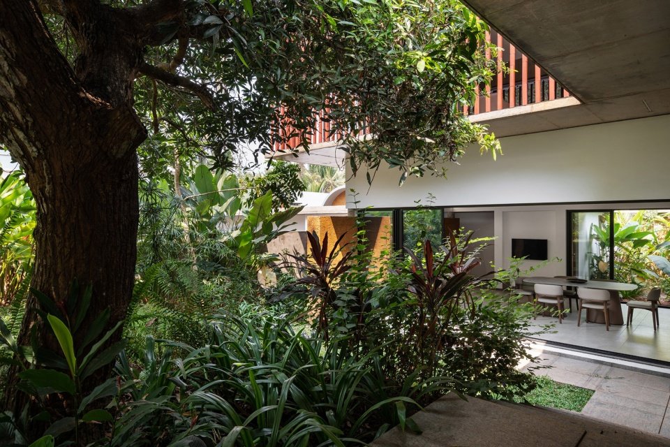 317-square-foot bu